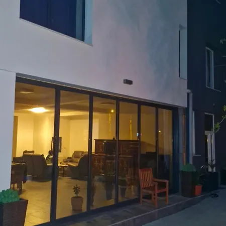 Casa Damian Drobeta Aparthotel 3*