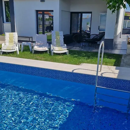 아파트호텔 Casa Damian Drobeta 드로베타 투르누 세베린